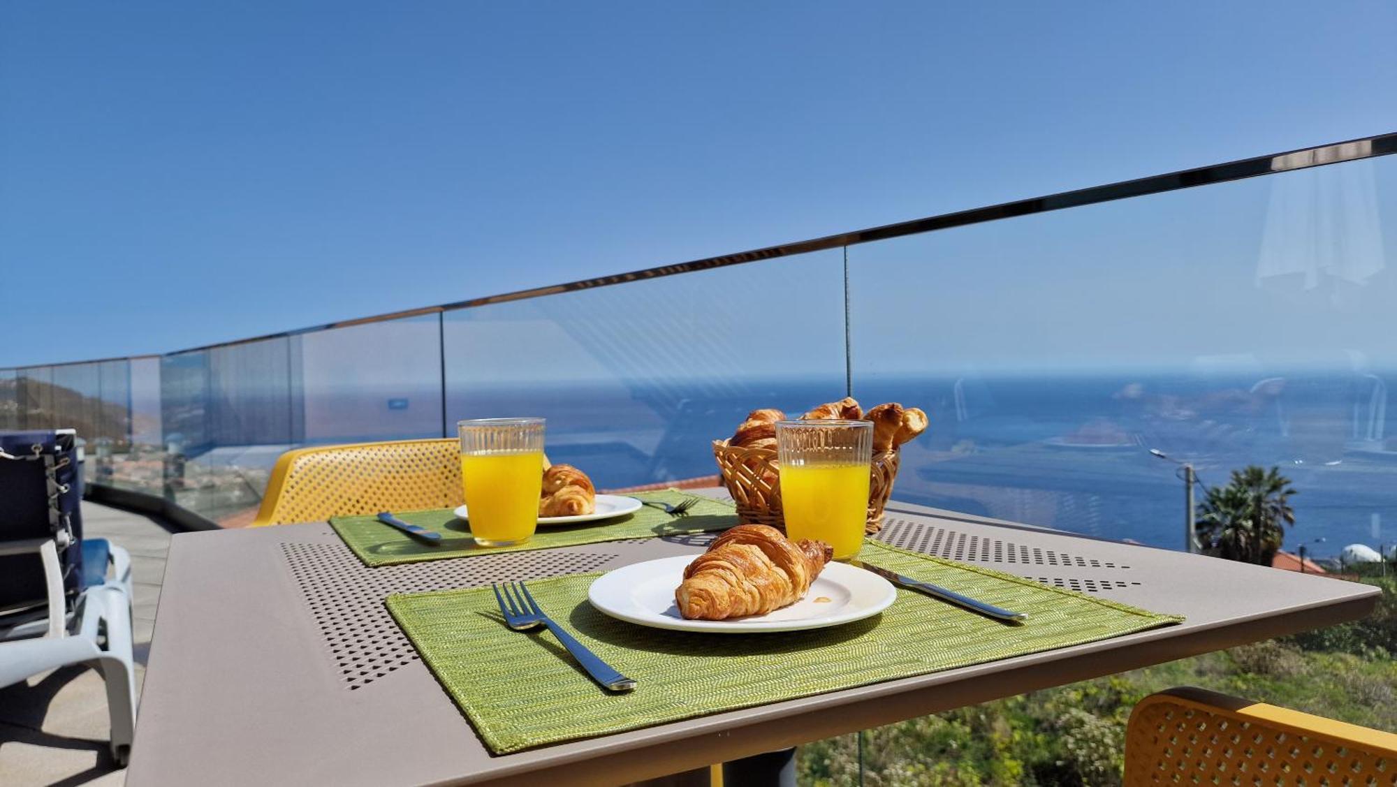 Eden Sun - A Modern Luxury Villa With A Panoramic View Prazeres Exterior photo